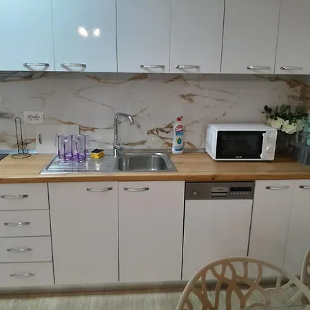 Center Xhabije Apartment *
