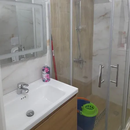 Center Xhabije Apartment